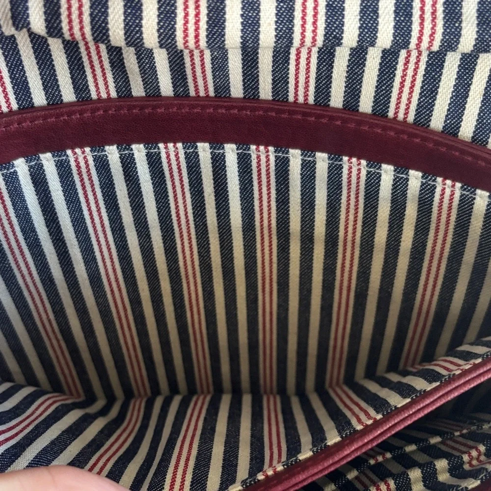 Ellington Leather Messenger Brownish Red Crossbody Medicine Bag
